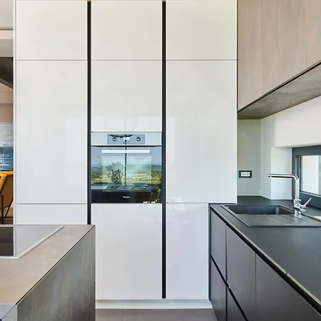 Sunrise Villa *